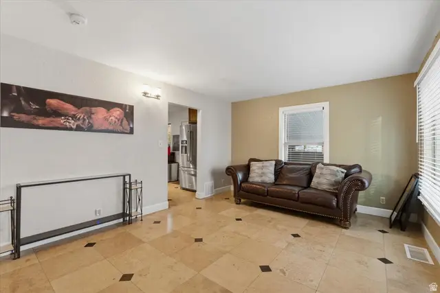 943 E 420 S, Provo, UT 84606 - Image #2