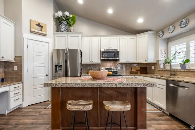 1514 N Silver Hollow Dr, Farmington, UT 84025 - Image #3