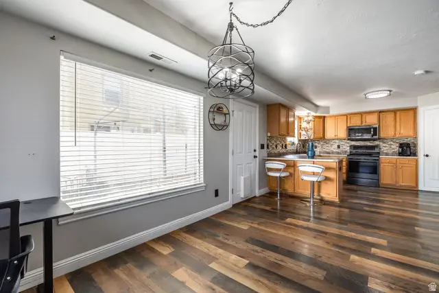 9413 S Purple Lilac Ln S, Sandy, UT 84070 - Image #3