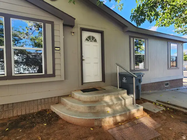 57 Aero Ave, Page, AZ 86040 - Image #2