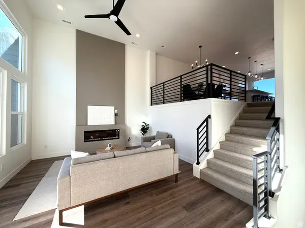 1485 W Burke Ln #102, Farmington, UT 84025