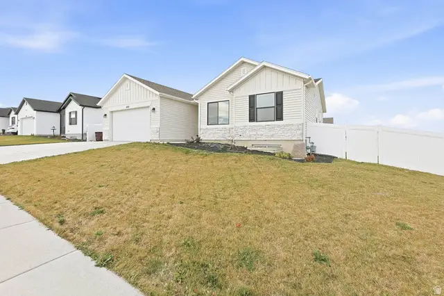 1128 W High Plains Dr, Grantsville, UT 84029 - Image #2