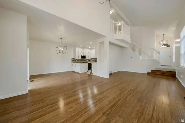 1360 E Old Maple Ct, Murray, UT 84117 - Image #3