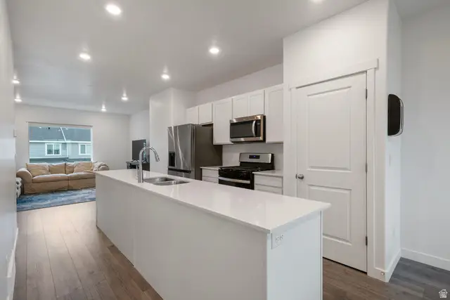 941 E Citadel Ln, Saratoga Springs, UT 84045 - Image #2