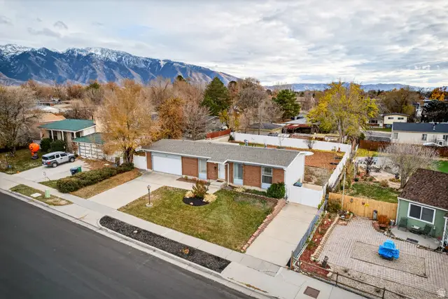 386 E Pioneer Ave S, Sandy, UT 84070 - Image #2