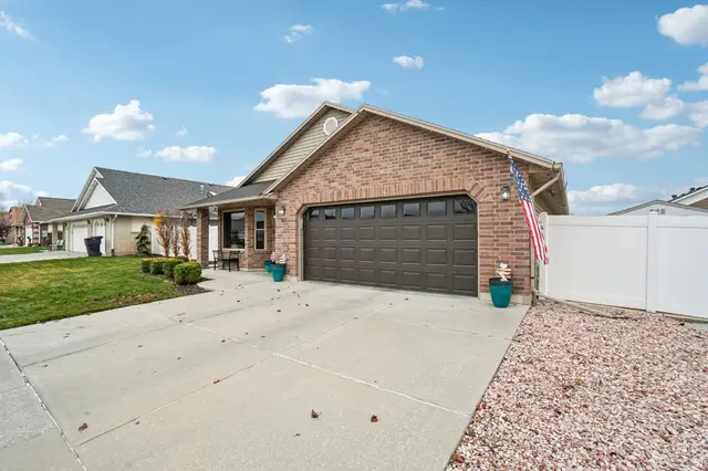 927 W 1730 N, Clinton, UT 84015 - Image #2