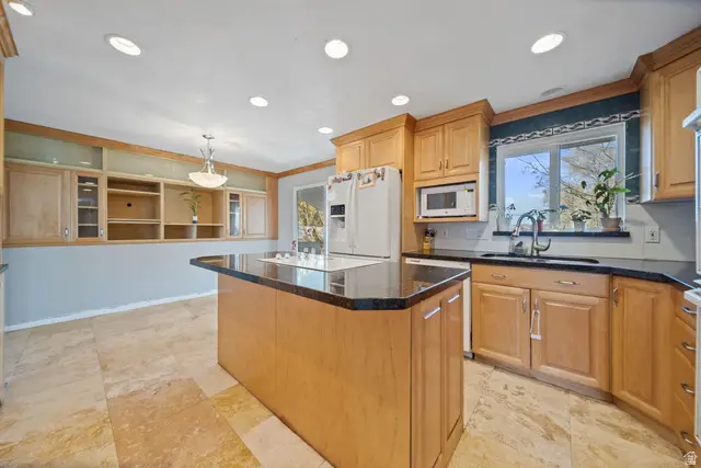 5232 W Woodledge Ave S, West Valley City, UT 84120 - Image #2