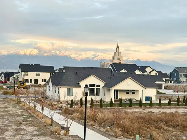 879 S Mathilda Dr, Saratoga Springs, UT 84045 - Image #3