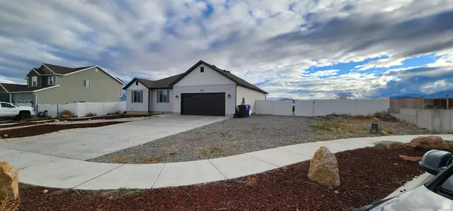 243 W Cowdery Dr, Grantsville, UT 84029 - Image #2