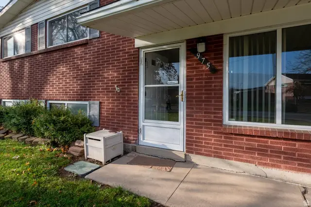 975 N Garnet St, Layton, UT 84041 - Image #2