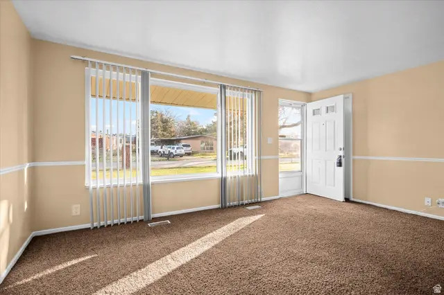 975 N Garnet St, Layton, UT 84041 - Image #3