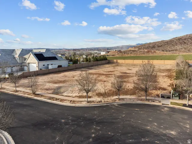 387 E Chateau Meadows Cir, Washington, UT 84780 - Image #3