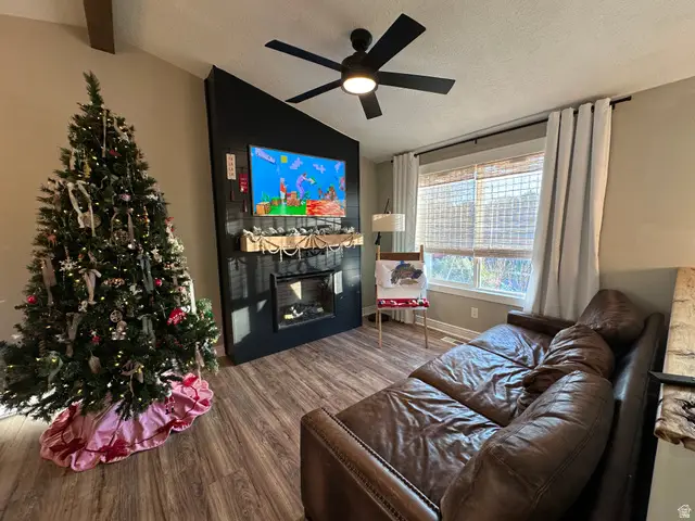 422 W Meadowbrook Dr, Ogden, UT 84404 - Image #3