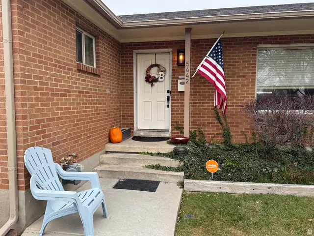 5442 S Avalon Dr, Murray, UT 84107 - Image #2