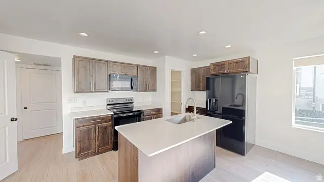 1816 S Freestone Blvd, Santaquin, UT 84655 - Image #2