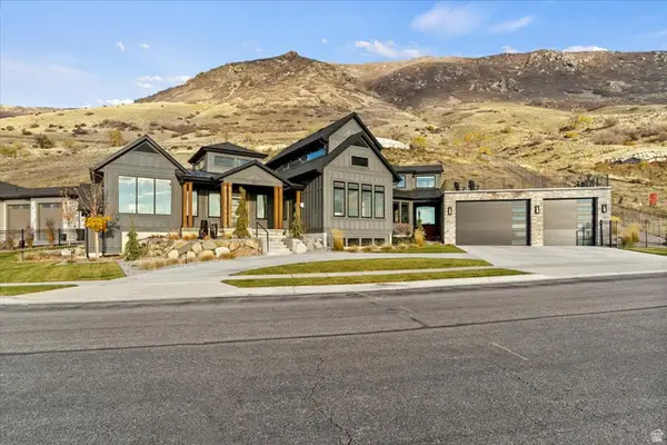 202 N Flag Rock Dr E, Farmington, UT 84025