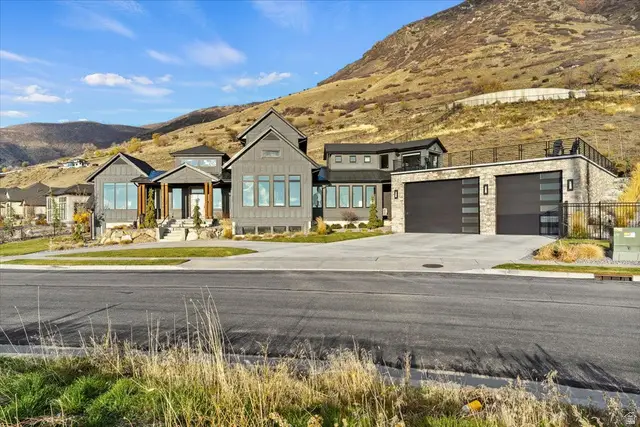 202 N Flag Rock Dr E, Farmington, UT 84025 - Image #2