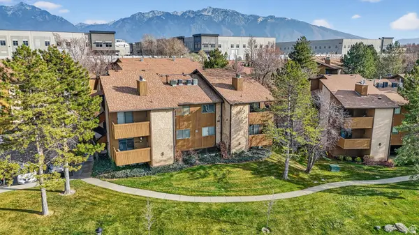 9144 S Jefferson Pl, Sandy, UT 84070