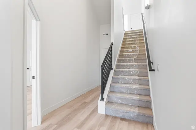 1843 W Burke Ln #103, Farmington, UT 84025 - Image #2