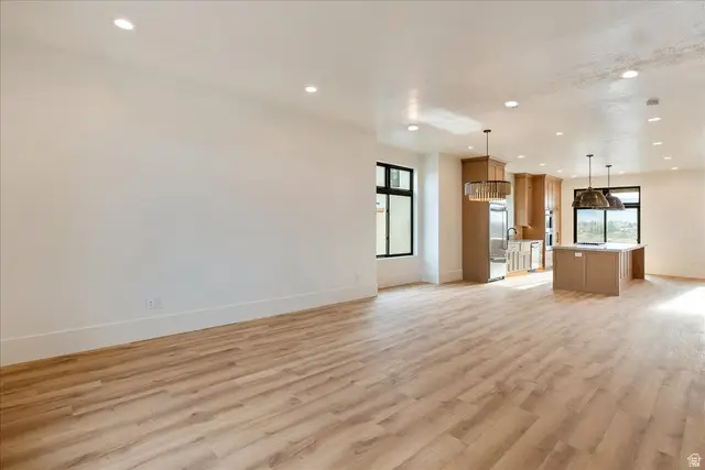 1618 E Center Pointe Dr, Lehi, UT 84043 - Image #3