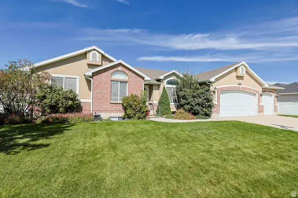 1182 W River Hills Dr, Riverton, UT 84065