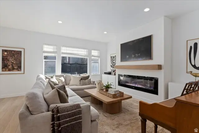 598 S Highpoint Dr, Saratoga Springs, UT 84045 - Image #3