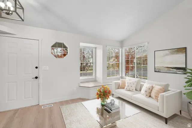 1289 S Cannon Dr, Farmington, UT 84025 - Image #2