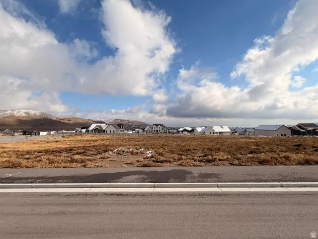 9734 N Eagle Cv #107, Eagle Mountain, UT 84005 - Image #2