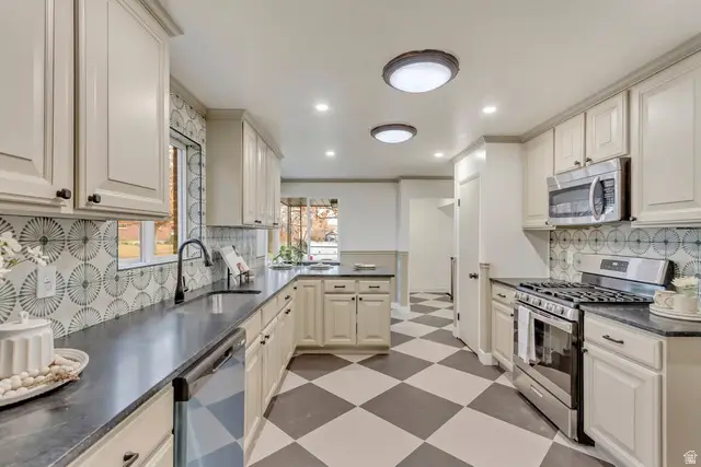 821 Nibley Cir, Salt Lake City, UT 84106 - Image #1