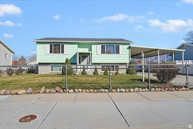 1091 E Larkspur Dr, Sandy, UT 84094 - Image #1