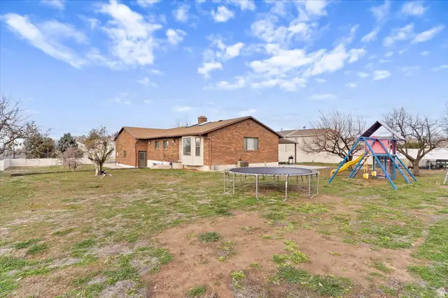 626 W 800 N, Clinton, UT 84015 - Image #2