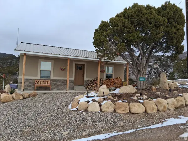 12735 E Spring Creek Dr, Fairview, UT 84629