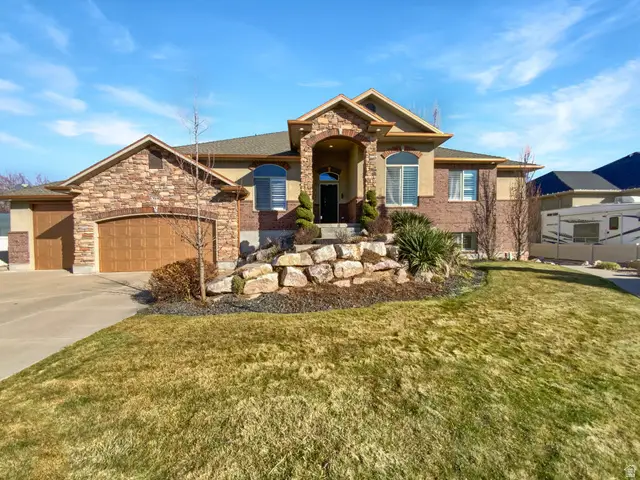 969 S View Crest Ln, Kaysville, UT 84037 - Image #1