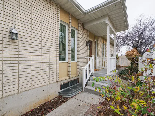 5586 S Brockway Dr, Salt Lake City, UT 84117 - Image #3