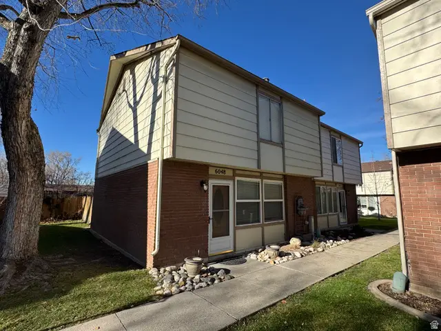 6048 S 2075 E, Holladay, UT 84121 - Image #2