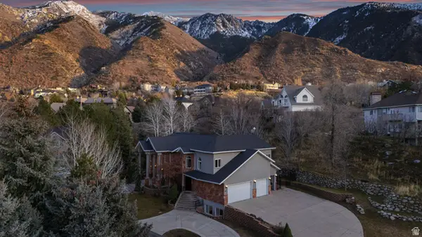 35 E Lone Hollow Dr, Sandy, UT 84092