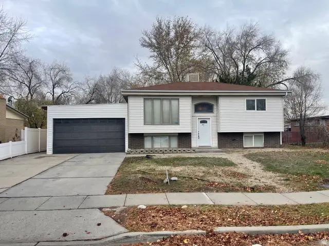 9822 S Darin Dr, Sandy, UT 84070 - Image #2