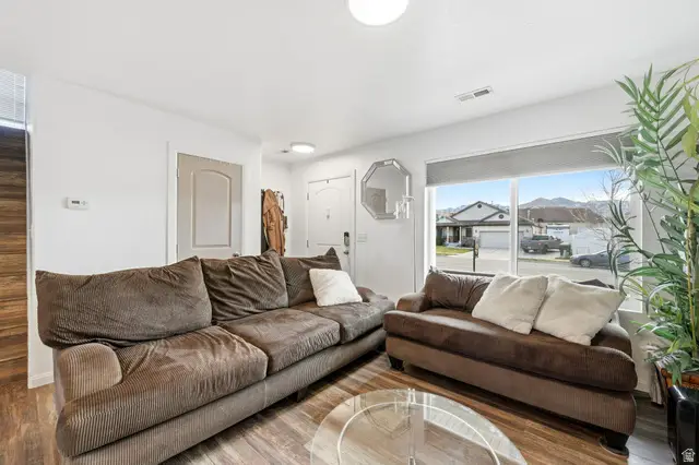 366 W Diamant Ln N, Tooele, UT 84074 - Image #3