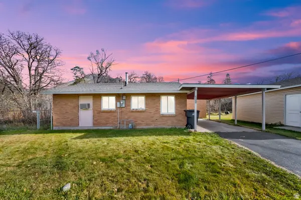 2225 E Fardown Ave, Holladay, UT 84121