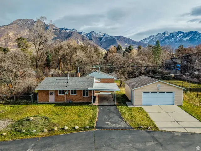 2225 E Fardown Ave, Holladay, UT 84121 - Image #2