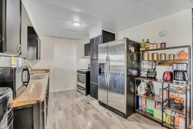 286 N Lionel St W, North Salt Lake, UT 84054 - Image #3