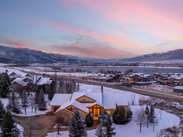 946 S Meadow Lark Ln E, Huntsville, UT 84317 - Image #2