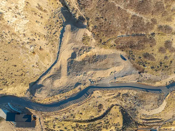 2427 S Cannon Point Dr, Salt Lake City, UT 84109