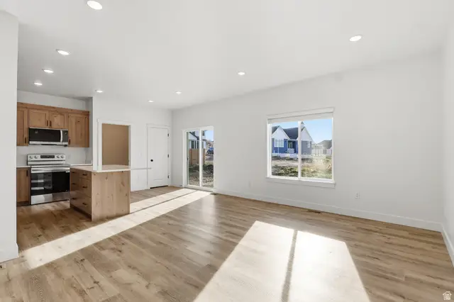 661 W 20 N, Hyrum, UT 84319 - #3