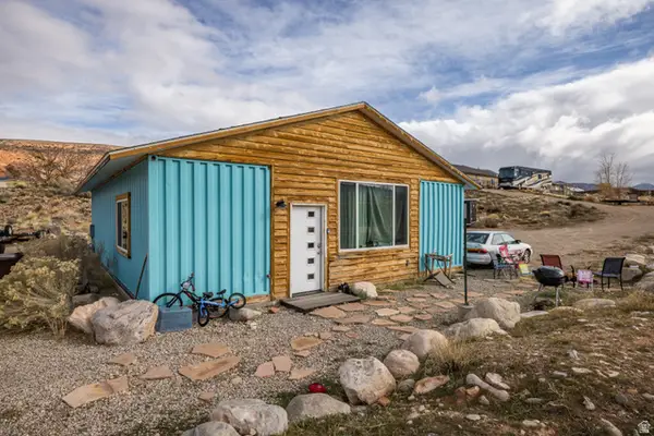 58 Mt Peale Dr E, Moab, UT 84532