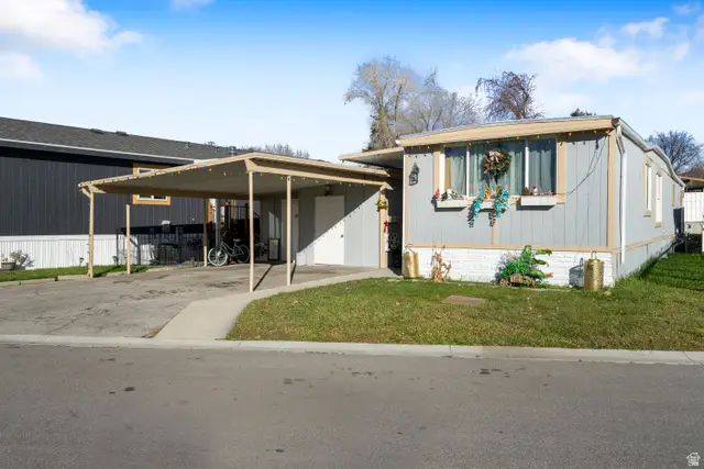 313 E Vagabond Dr, Murray, UT 84107 - Image #2