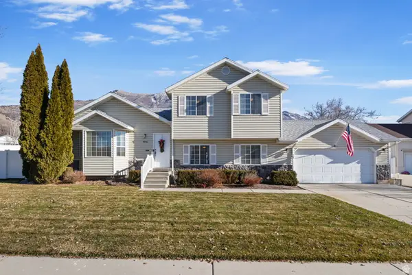 9976 N Oak Rd W, Cedar Hills, UT 84062