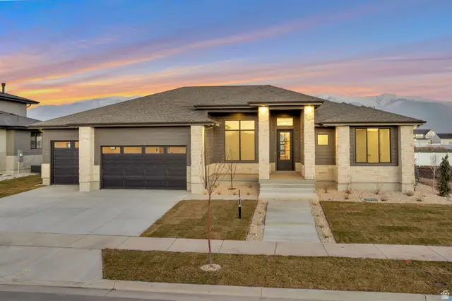 298 N Amber Ln W, Layton, UT 84041 - #1