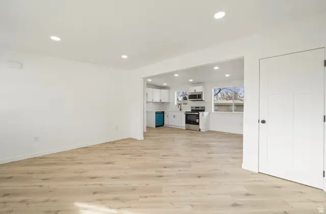 965 Amethyst St, Layton, UT 84041 - Image #3