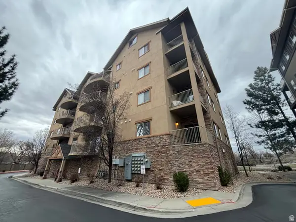 1235 E Wolf Hollow Ln #101, Holladay, UT 84117